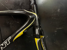 Load image into Gallery viewer, Giant OCR limited carbon 47cm road frame